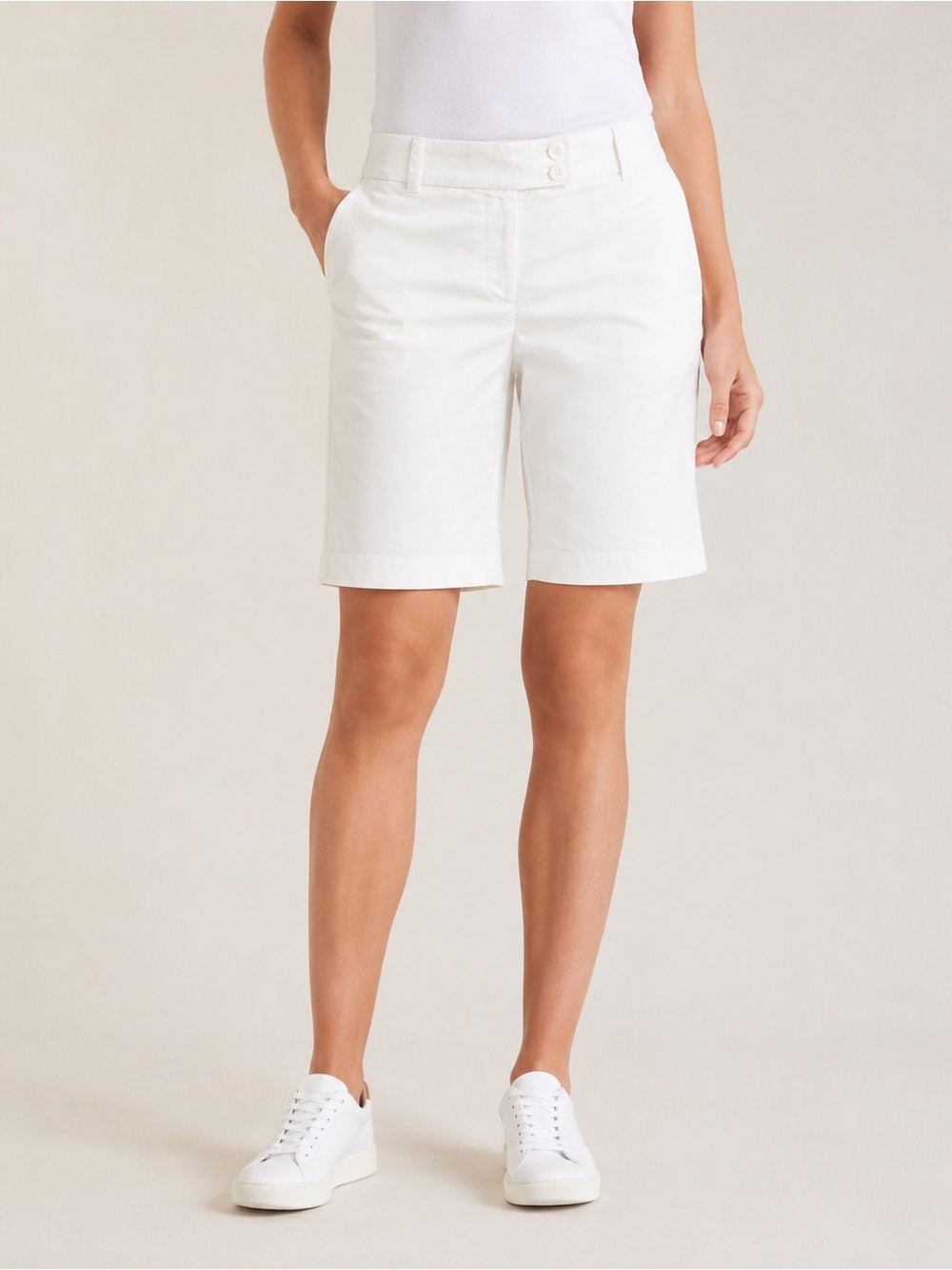 NWT Vineyard Vines Dayboat Bermuda Shorts in White, Size 14